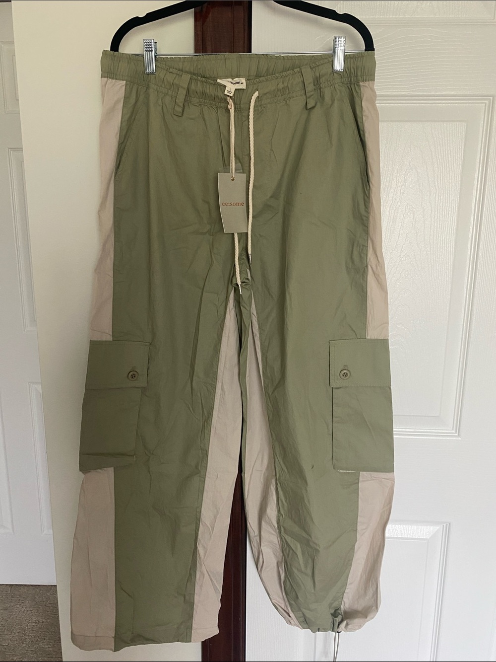 eesome Olive and Beige Contrast Cargo Pants